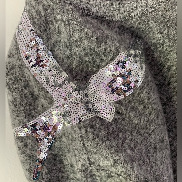 NWOT H&M Gray Sweater with Silver Sequin Bird Appliqués at Shoulders - Picture 5 of 6